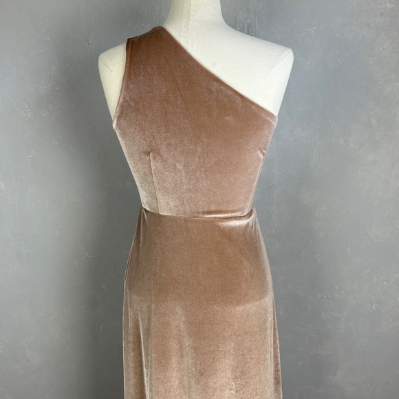 Baltic Born size M Tatiana velvet maxi dress one shoulder tan side slit - Picture 7 of 11